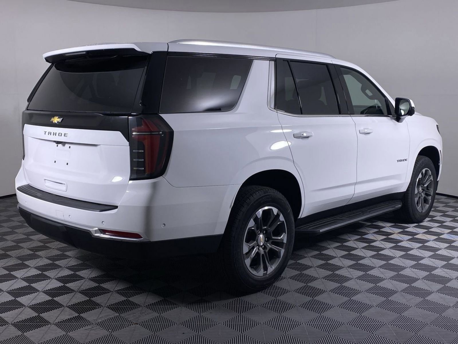 New 2025 Chevrolet Tahoe LS AWD/4WD image 19