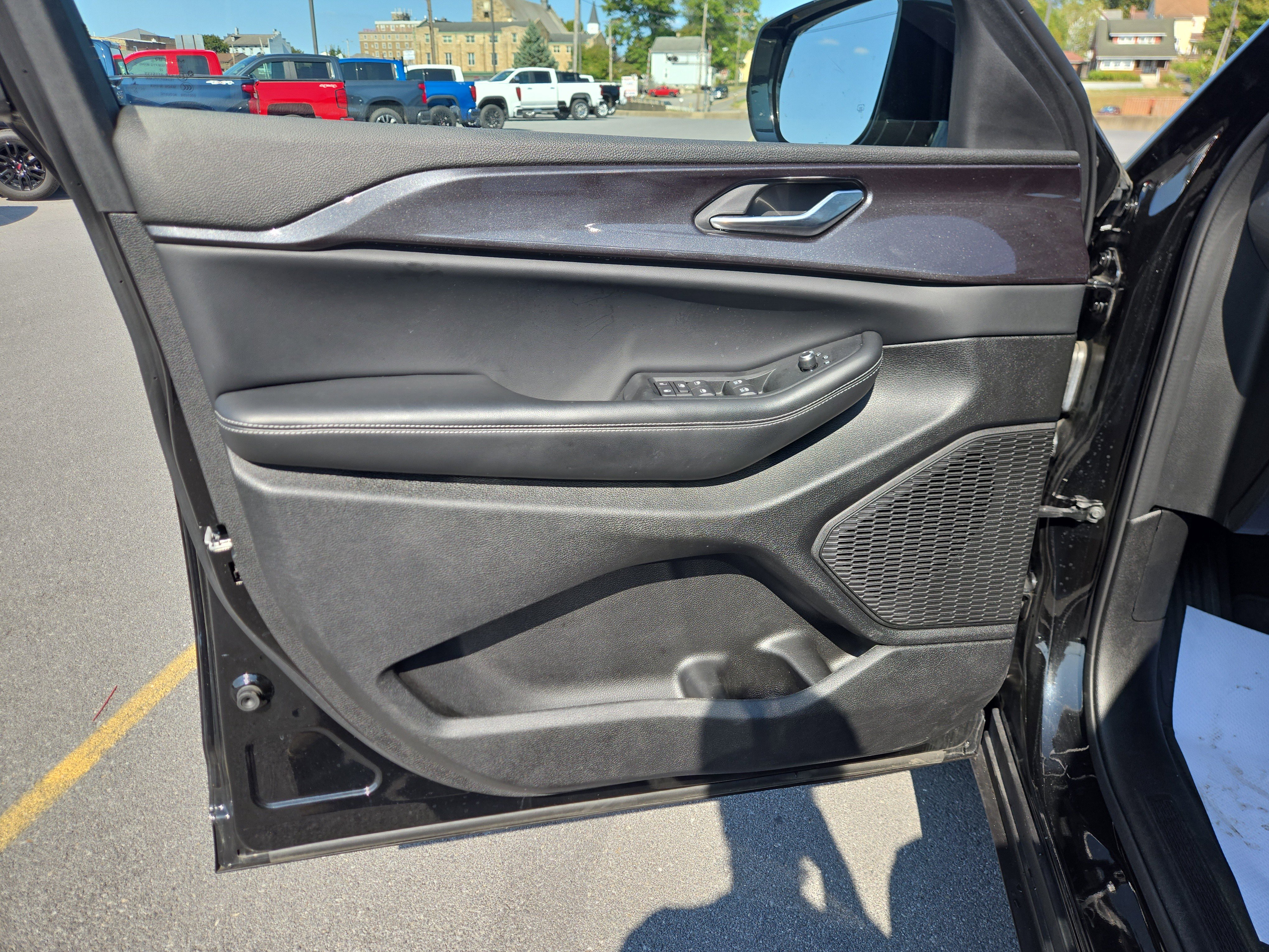 Used 2023 Jeep Grand Cherokee Altitude image 15