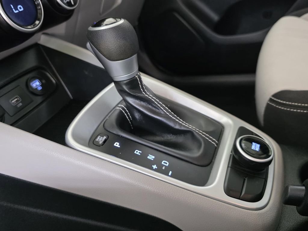 Used 2020 Hyundai Venue SEL FWD image 18