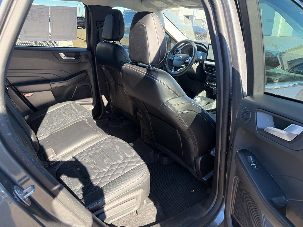 Used 2023 Ford Escape SE w/ PHEV Premium Package FWD image 16