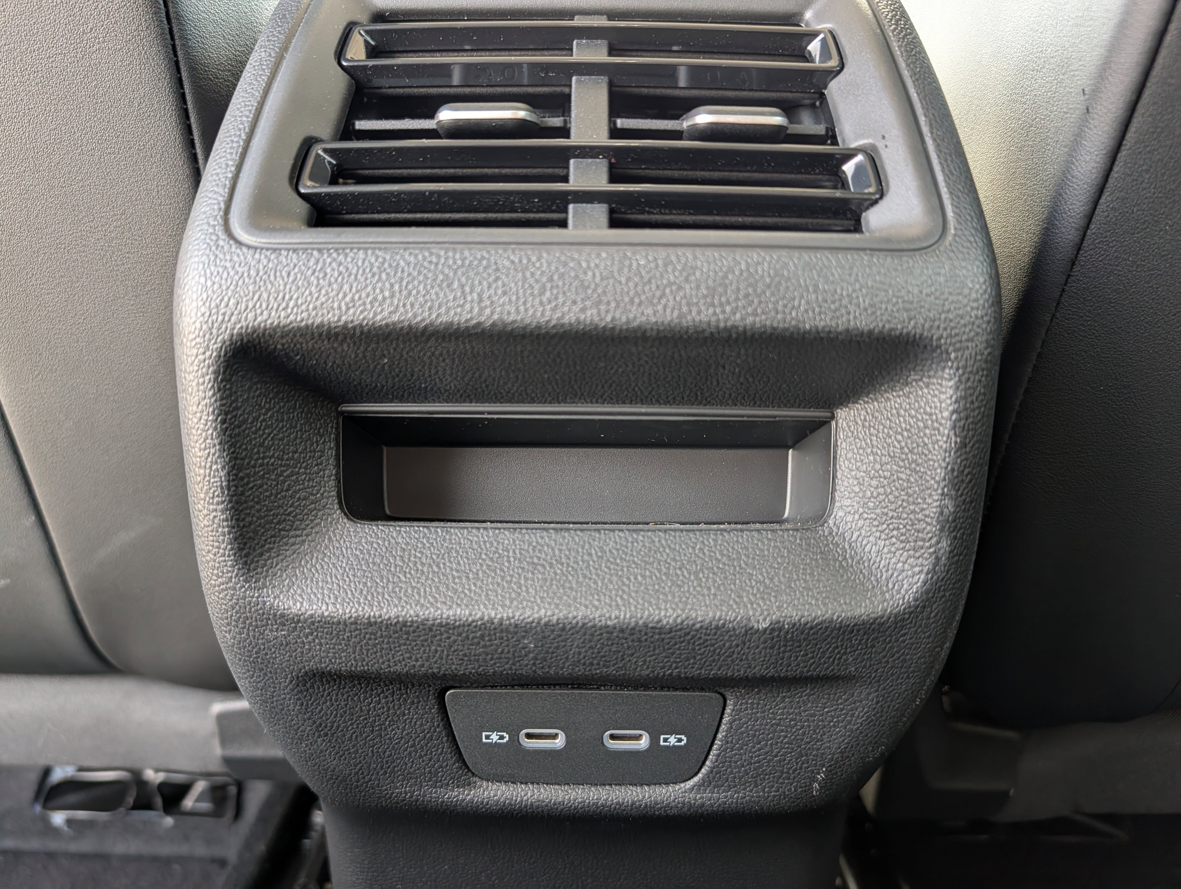Certified 2025 Volkswagen Tiguan SE image 31