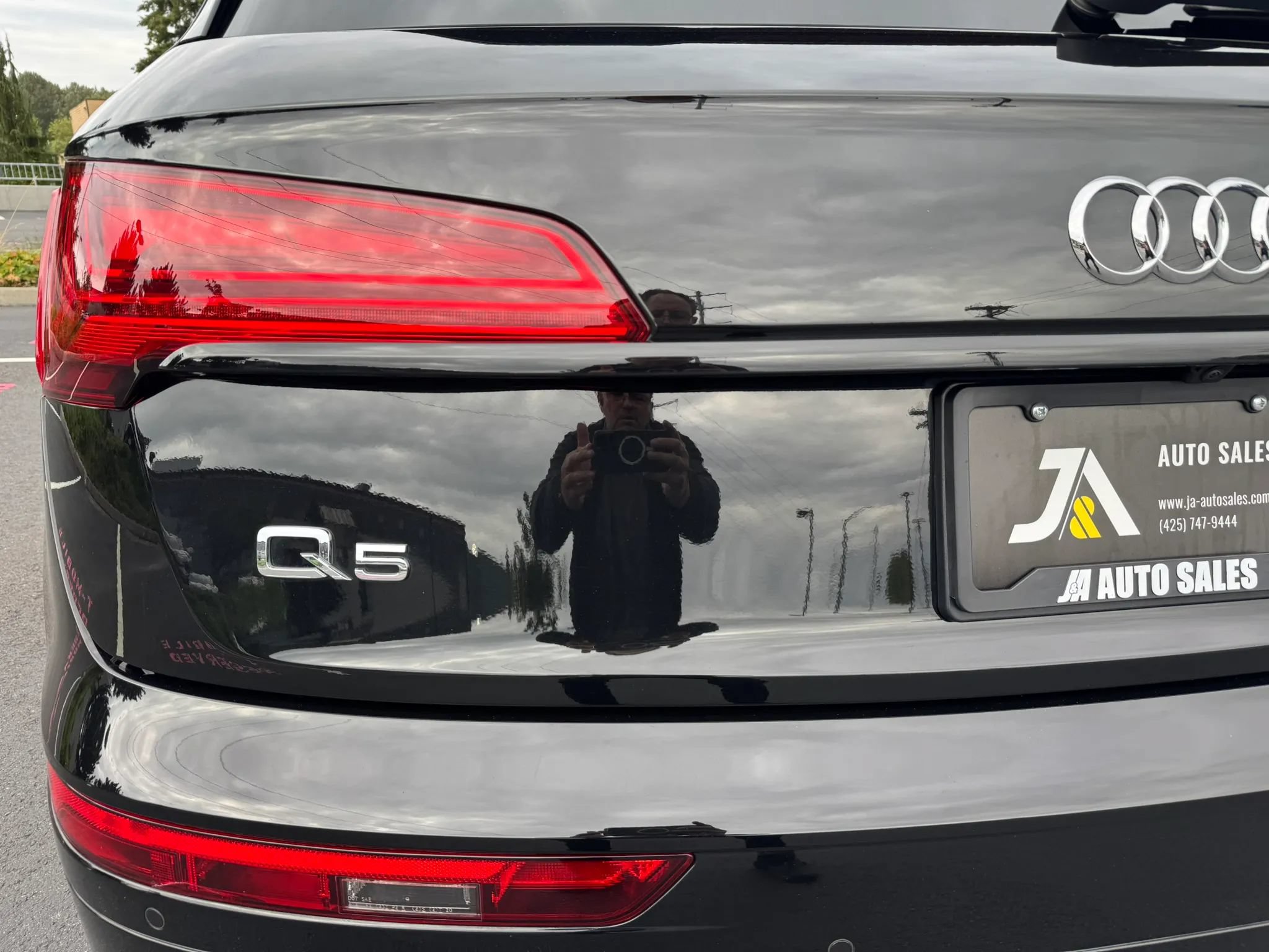 Used 2023 Audi Q5 2.0T Premium Plus w/ Premium Plus Package AWD/4WD image 17
