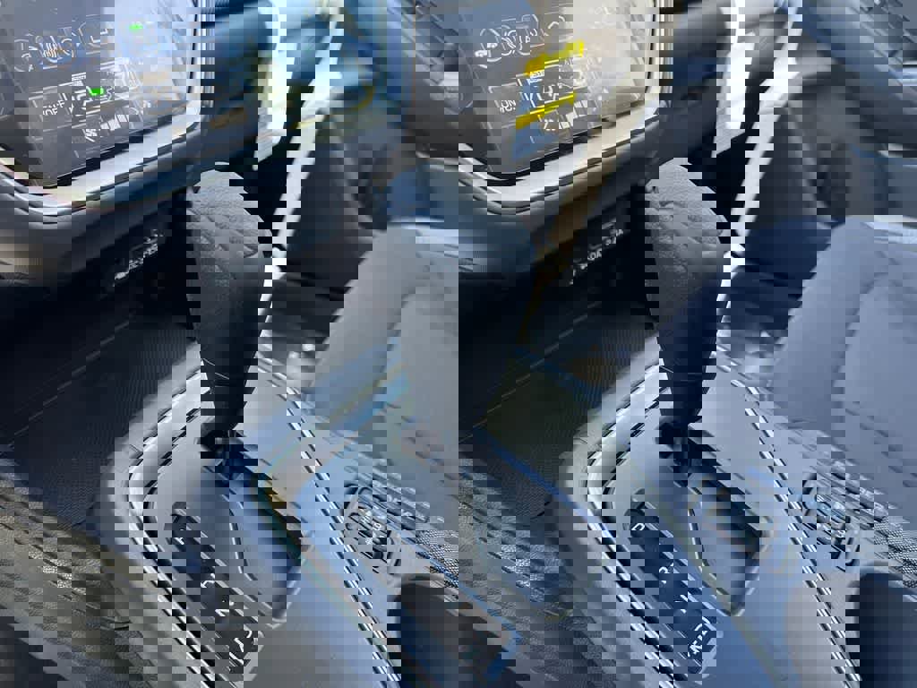 Certified 2025 Subaru Crosstrek 2.0i Premium image 18