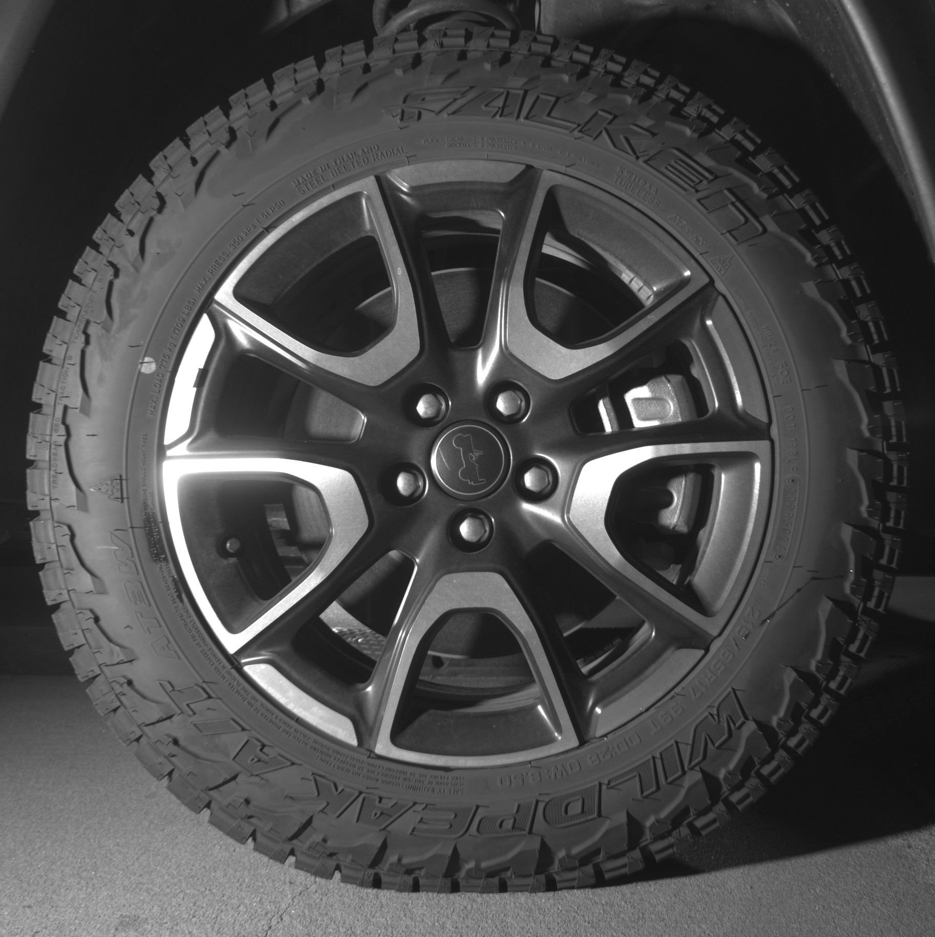 Used 2025 Jeep Compass Trailhawk AWD/4WD image 13