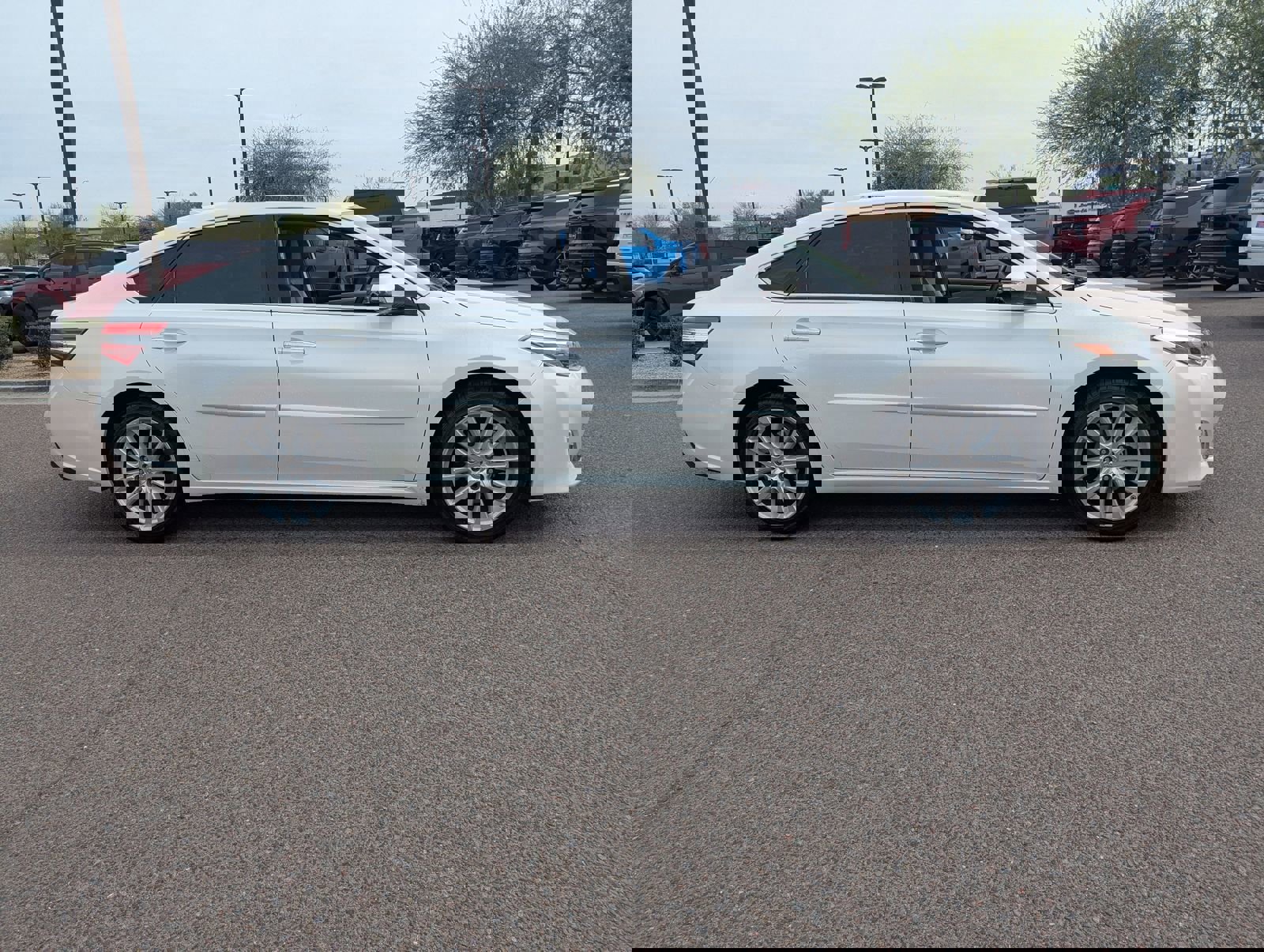 Used 2015 Toyota Avalon Limited image 7