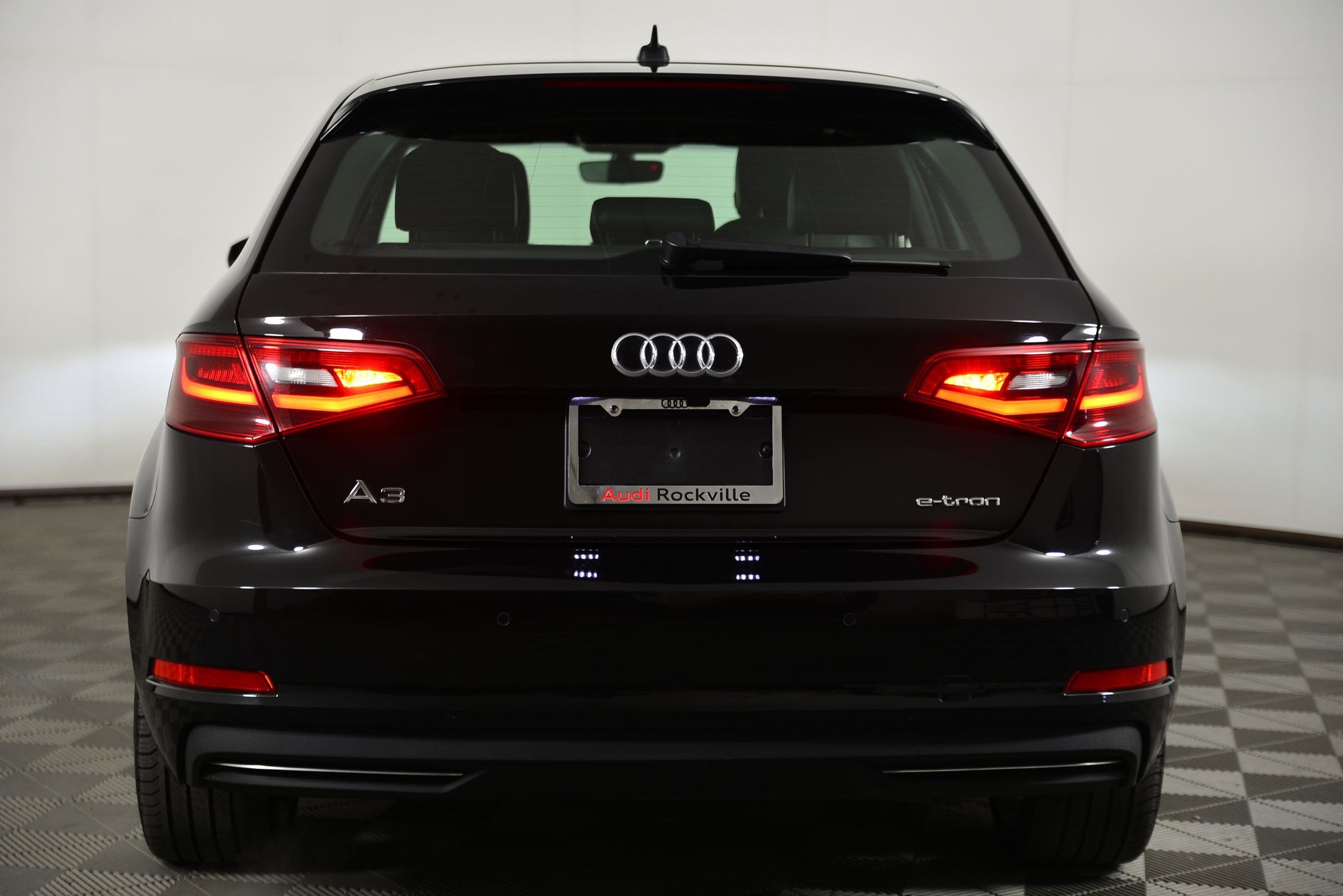 Used 2016 Audi A3 e-tron Premium Plus w/ Premium Plus Package image 8