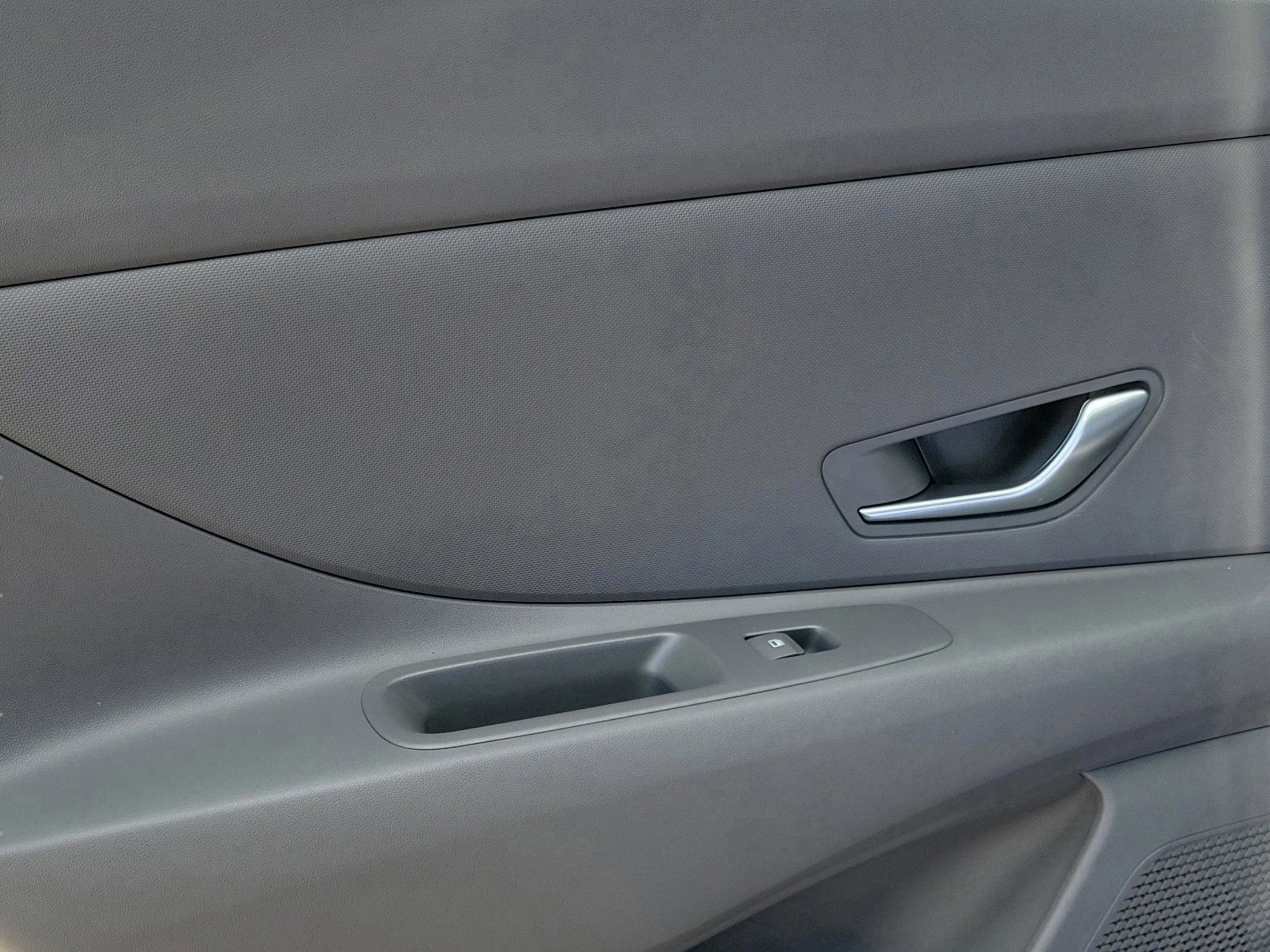 New 2026 Hyundai Elantra SE image 14