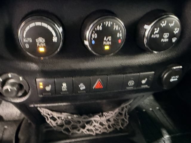 Used 2012 Jeep Wrangler Unlimited Sahara w/ Connectivity Group AWD/4WD image 25