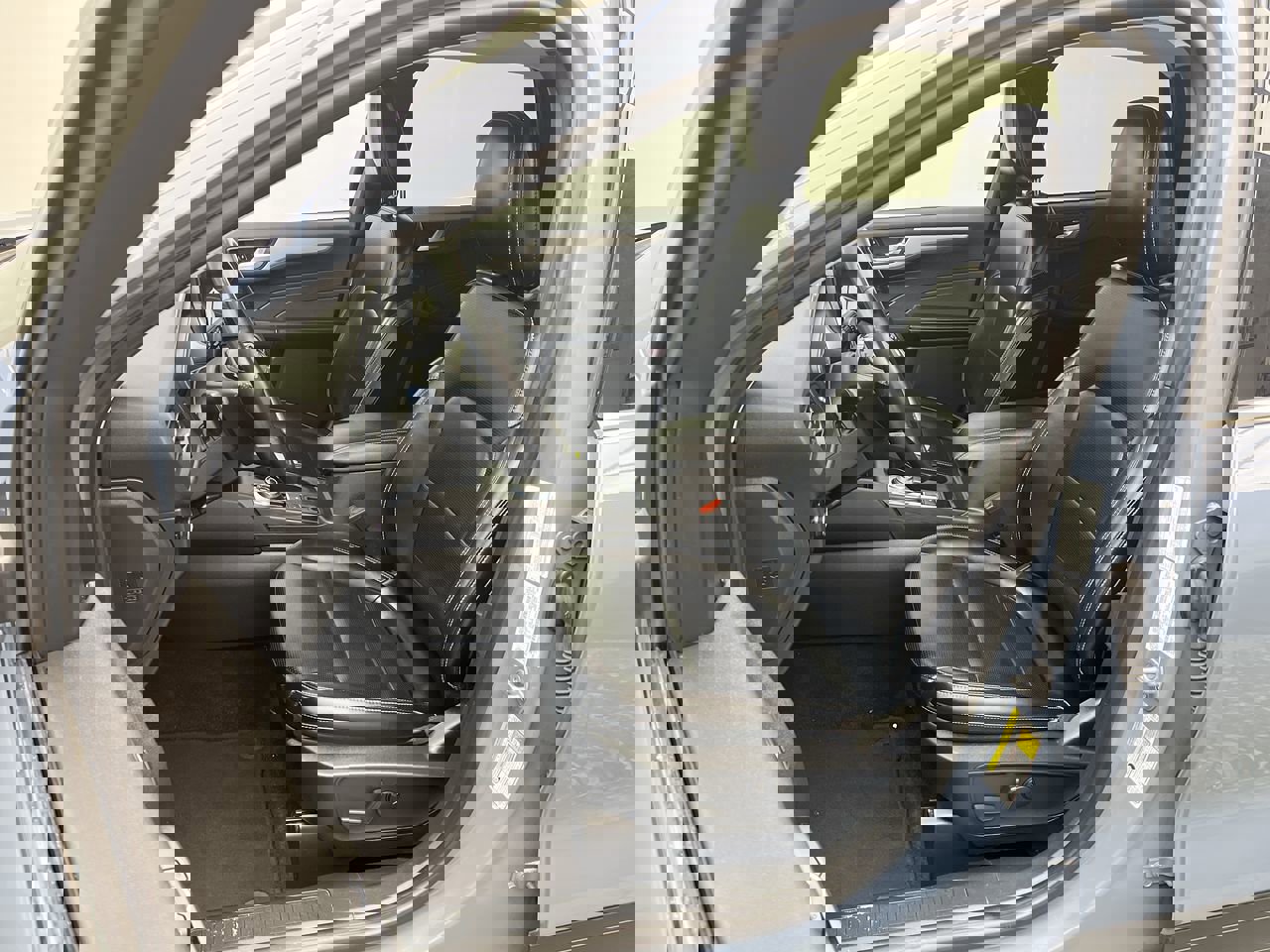 Used 2024 Ford Escape Platinum image 9