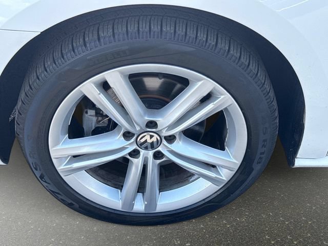 Used 2015 Volkswagen Passat 1.8T SEL Premium FWD image 10