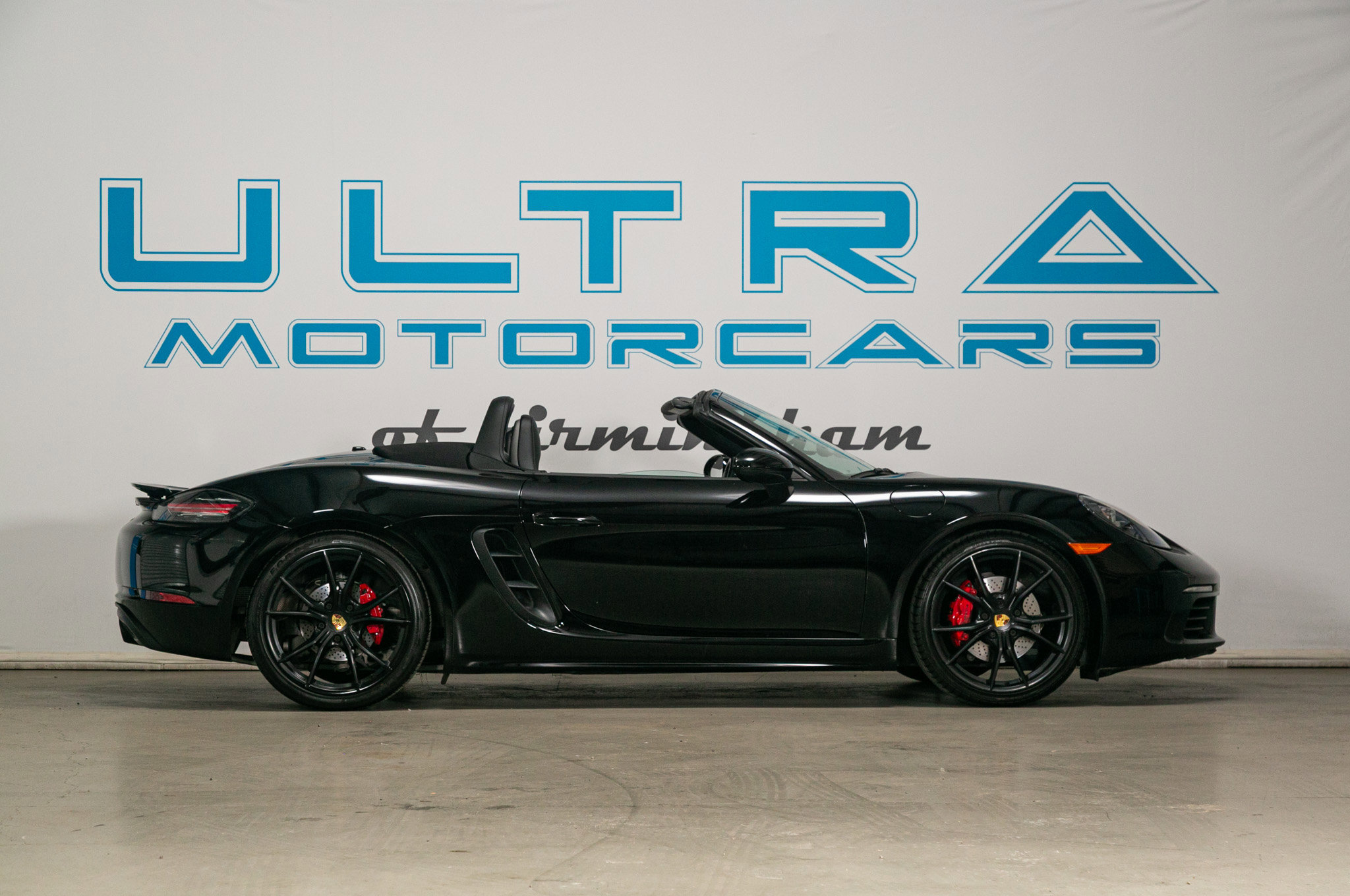 Used 2018 Porsche 718 Boxster Roadster w/ Sport Chrono Package image 7