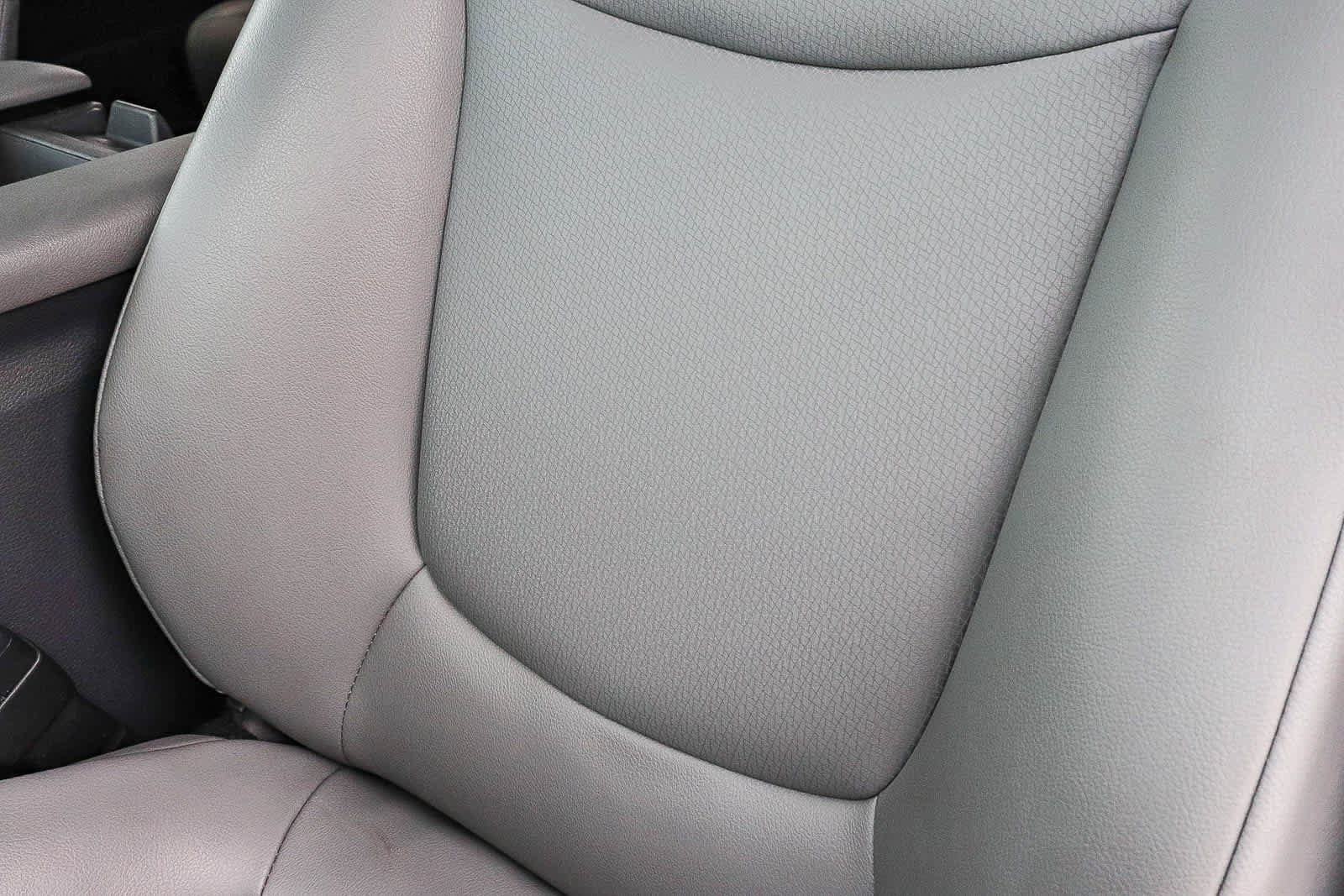 Used 2021 Toyota Sienna XLE w/ XLE Plus Package FWD image 32