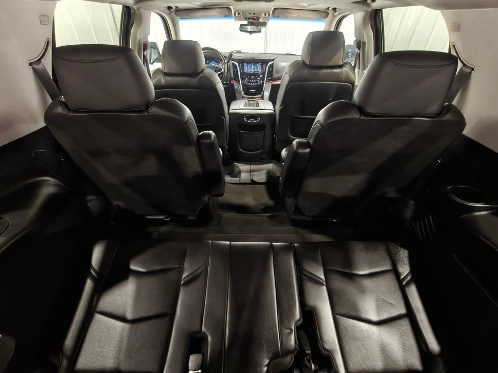 Used 2019 Cadillac Escalade Luxury AWD/4WD image 34