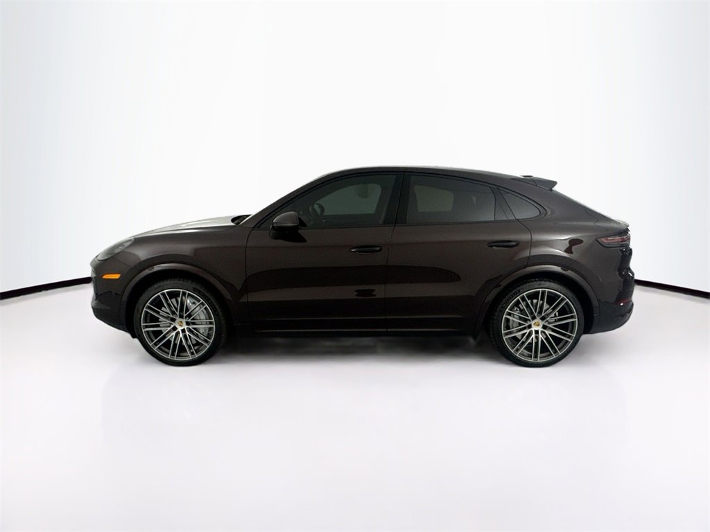 Used 2022 Porsche Cayenne Turbo image 8
