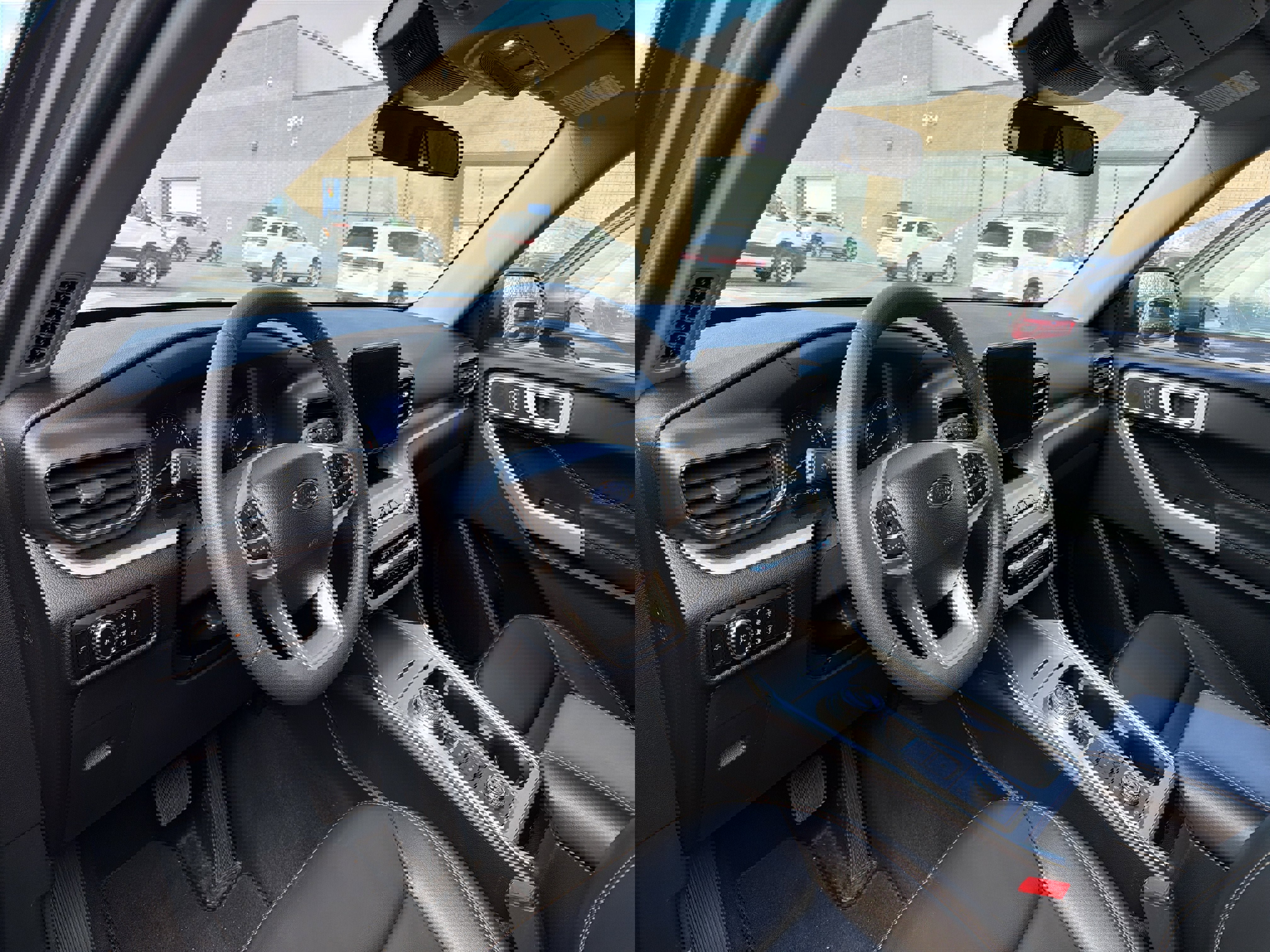 Used 2024 Ford Explorer XLT w/ Equipment Group 202A image 8