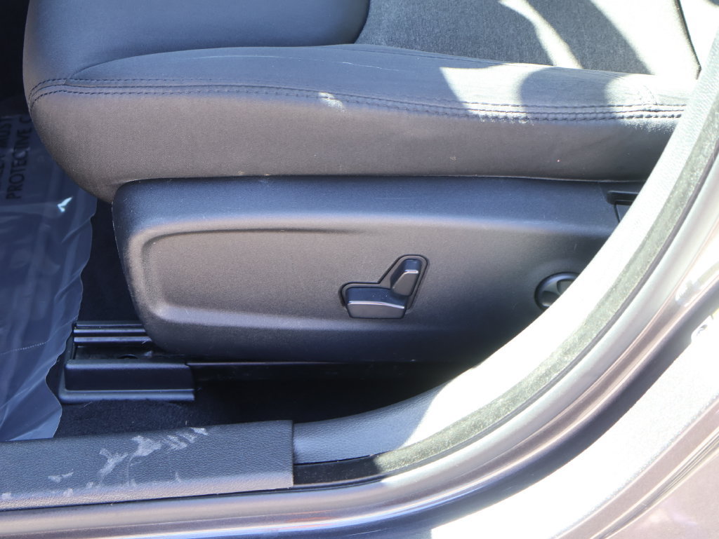 Used 2019 Chrysler 300 Touring w/ Driver Convenience Group RWD image 23