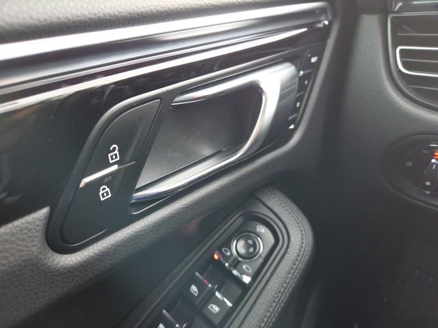 Used 2024 Porsche Macan image 37