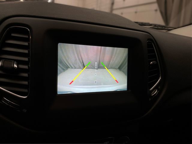 Used 2018 Jeep Compass Latitude w/ Popular Equipment Group AWD/4WD image 29