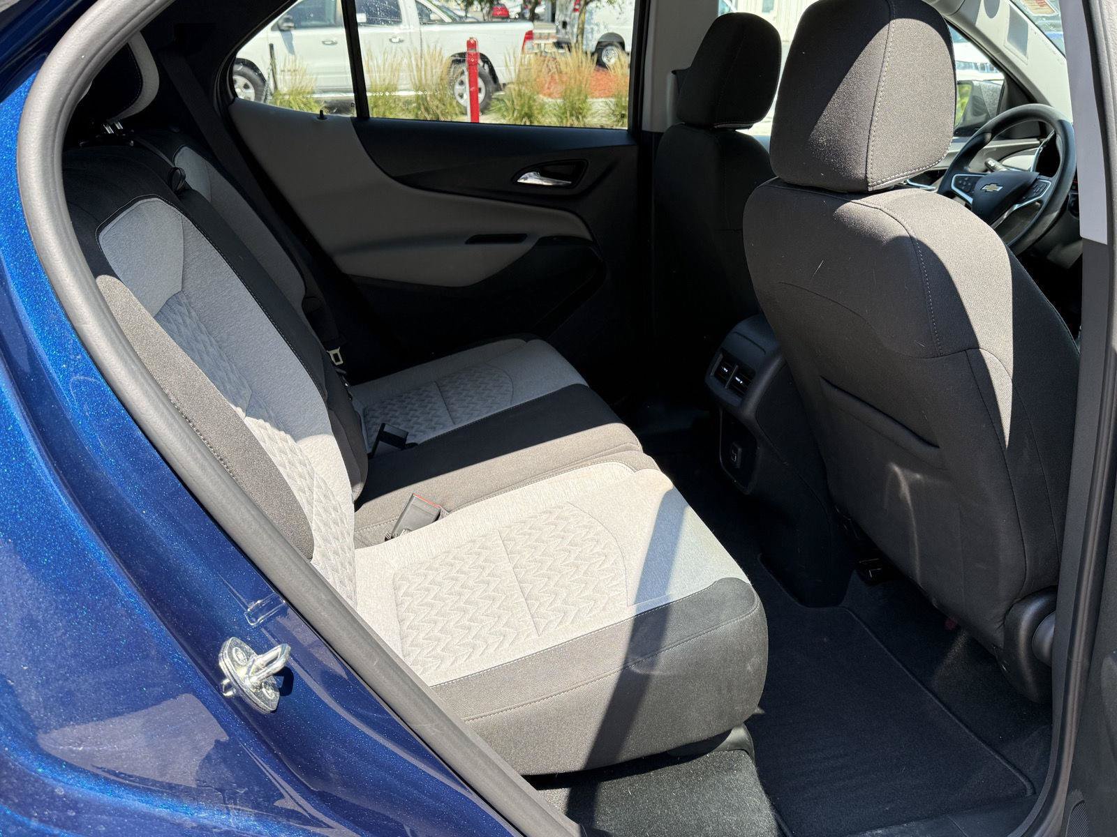 Used 2022 Chevrolet Equinox LS w/ LS Convenience Package FWD image 11