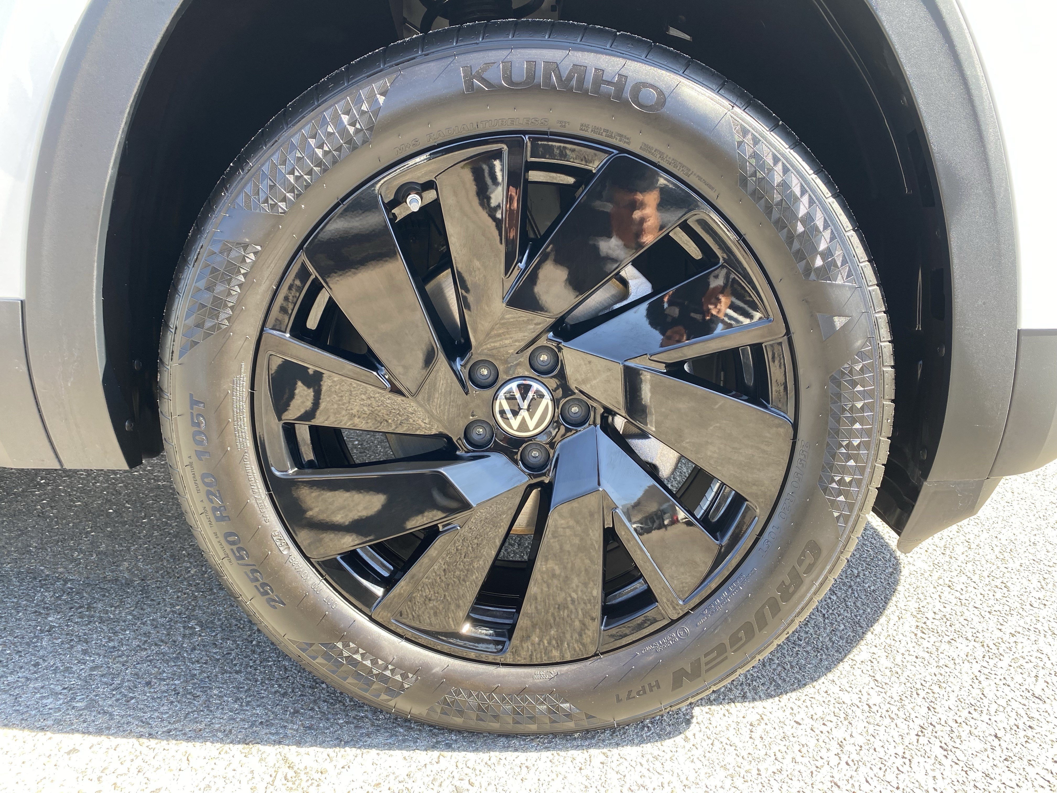 Certified 2026 Volkswagen Atlas SE w/ Black Wheel Package AWD/4WD image 10