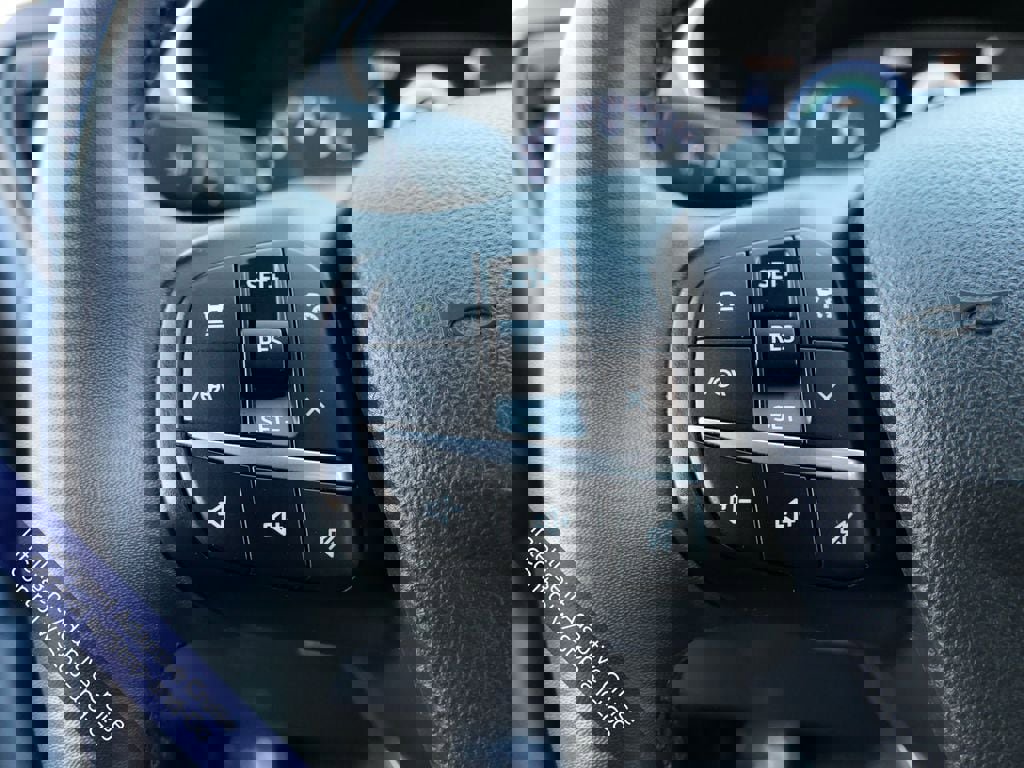 Used 2022 Ford Escape SE w/ SE Sport Appearance Package image 16