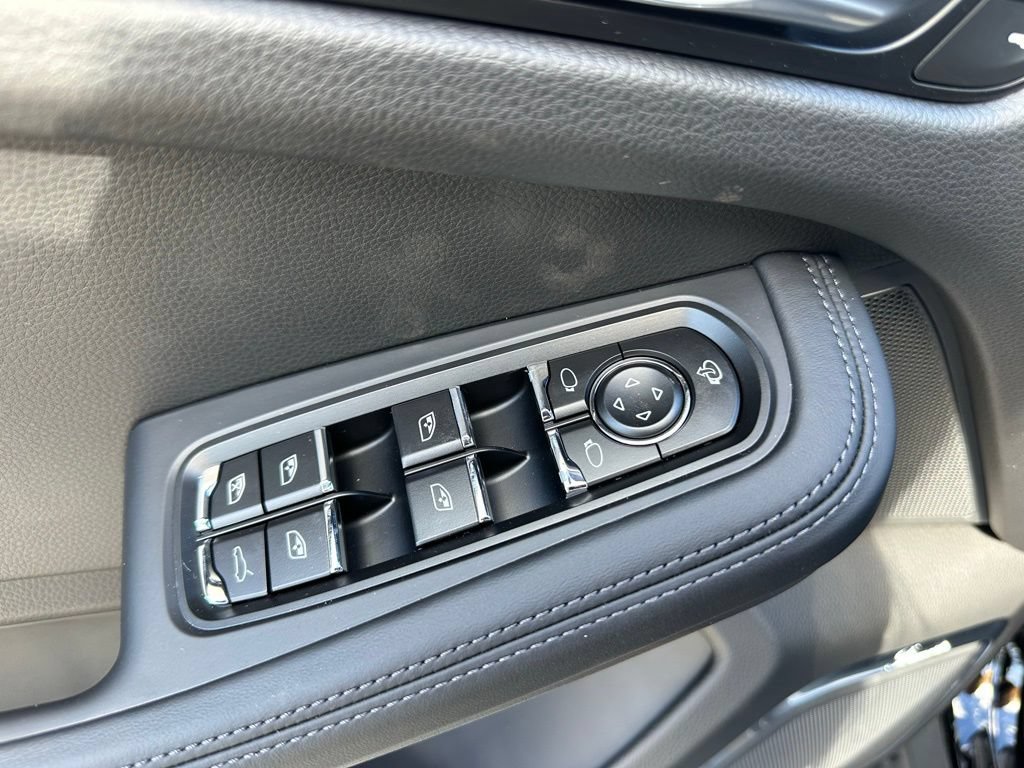 Certified 2026 Porsche Macan S AWD/4WD image 22