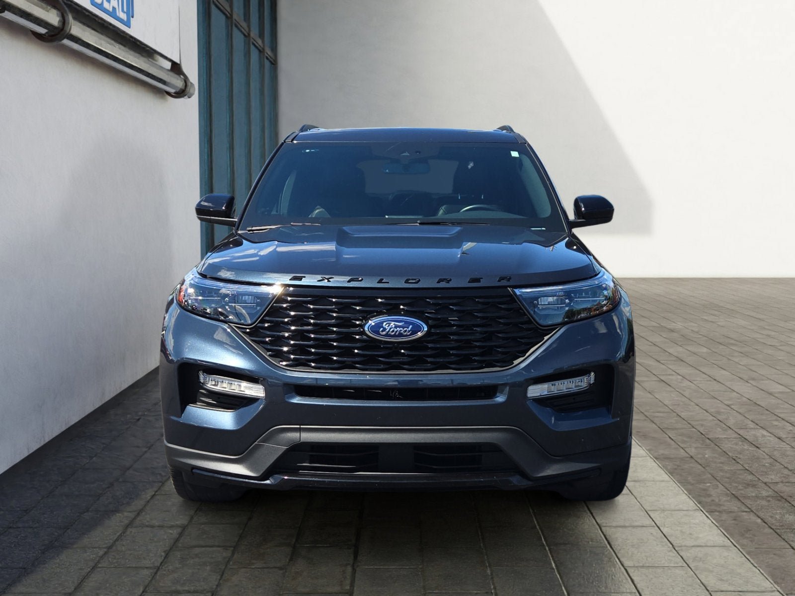 Used 2024 Ford Explorer ST-Line w/ Class IV Trailer Tow Package AWD/4WD image 8