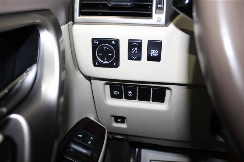 Used 2015 Lexus GX 460 w/ Premium Package AWD/4WD image 27