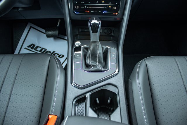 Used 2023 Volkswagen Tiguan SE image 33