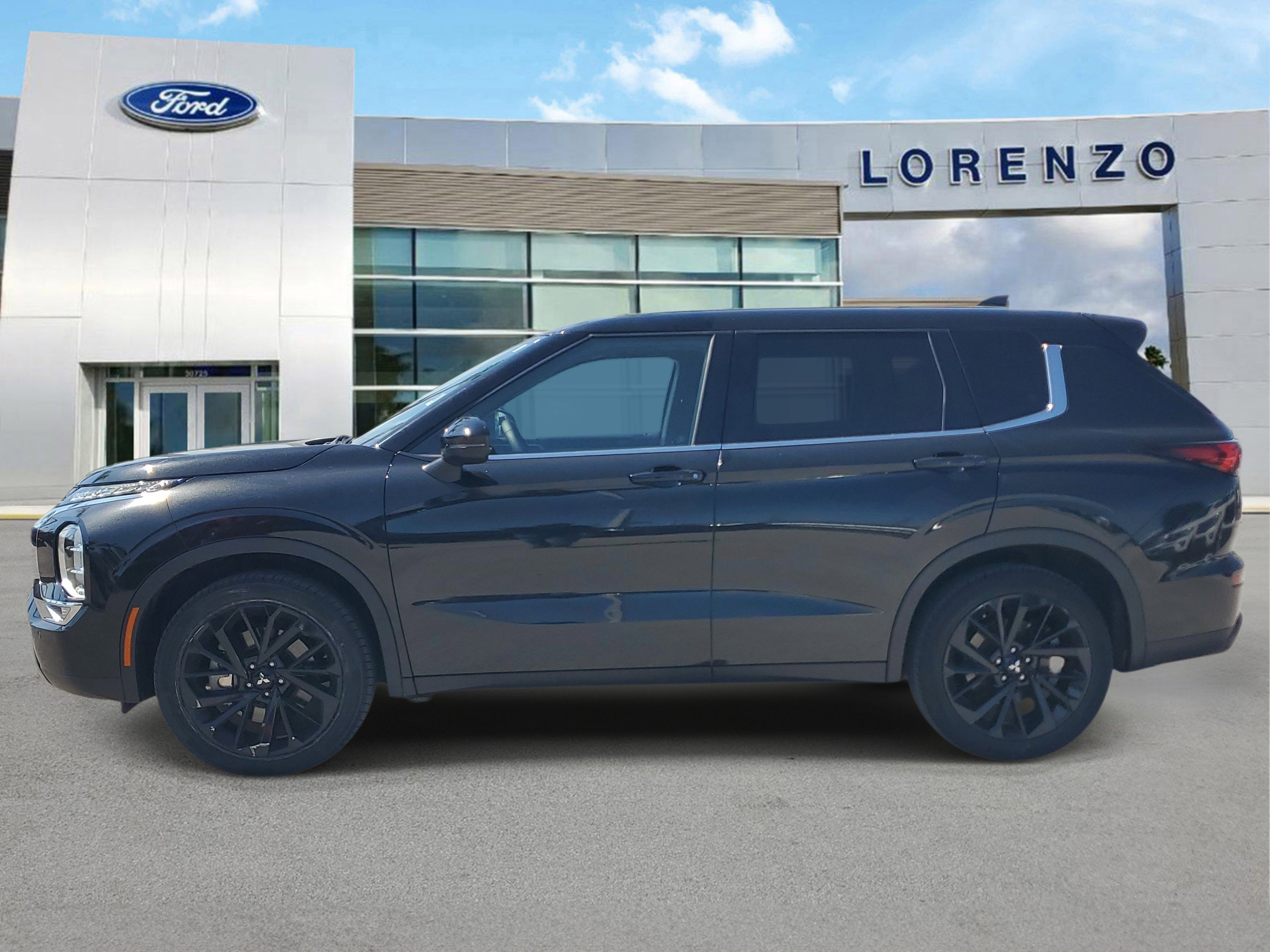 Used 2022 Mitsubishi Outlander SEL Black Edition image 8