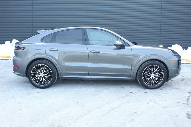 Certified 2025 Porsche Cayenne Coupe image 9