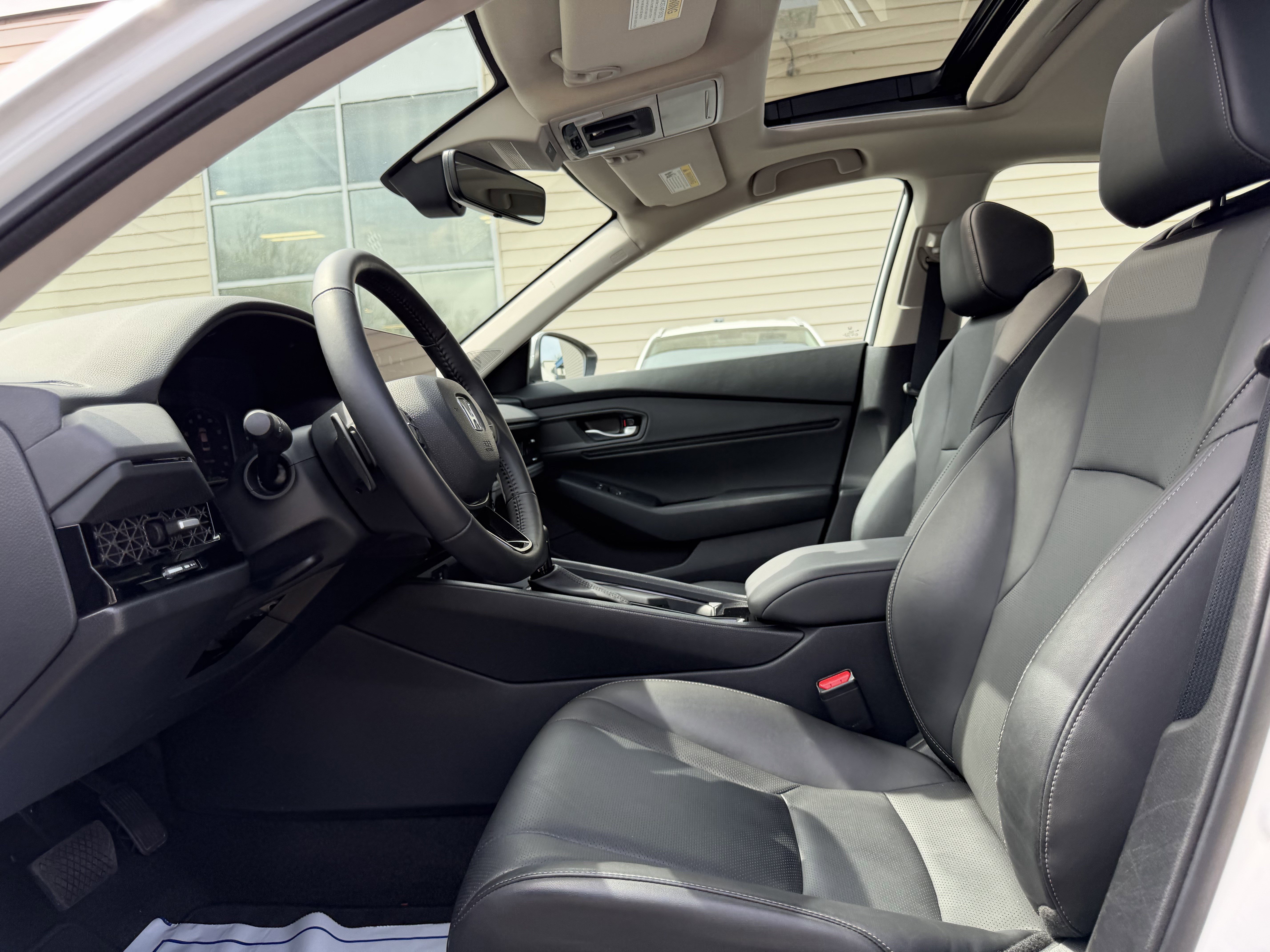Used 2023 Honda Accord EX-L image 13