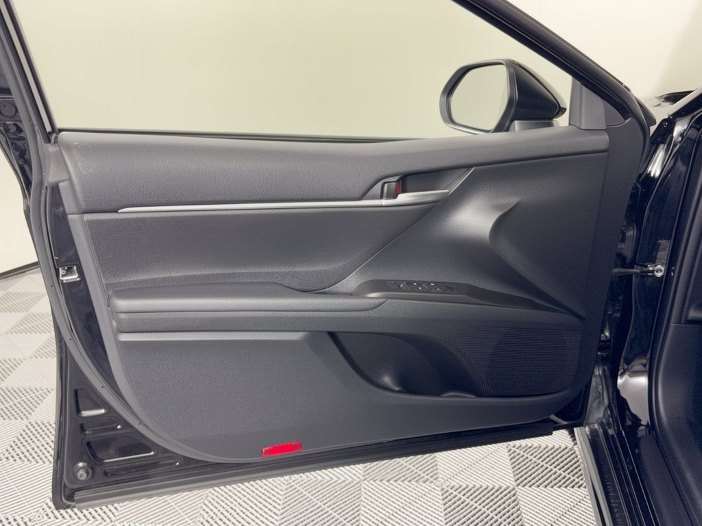Used 2024 Toyota Camry SE FWD image 14