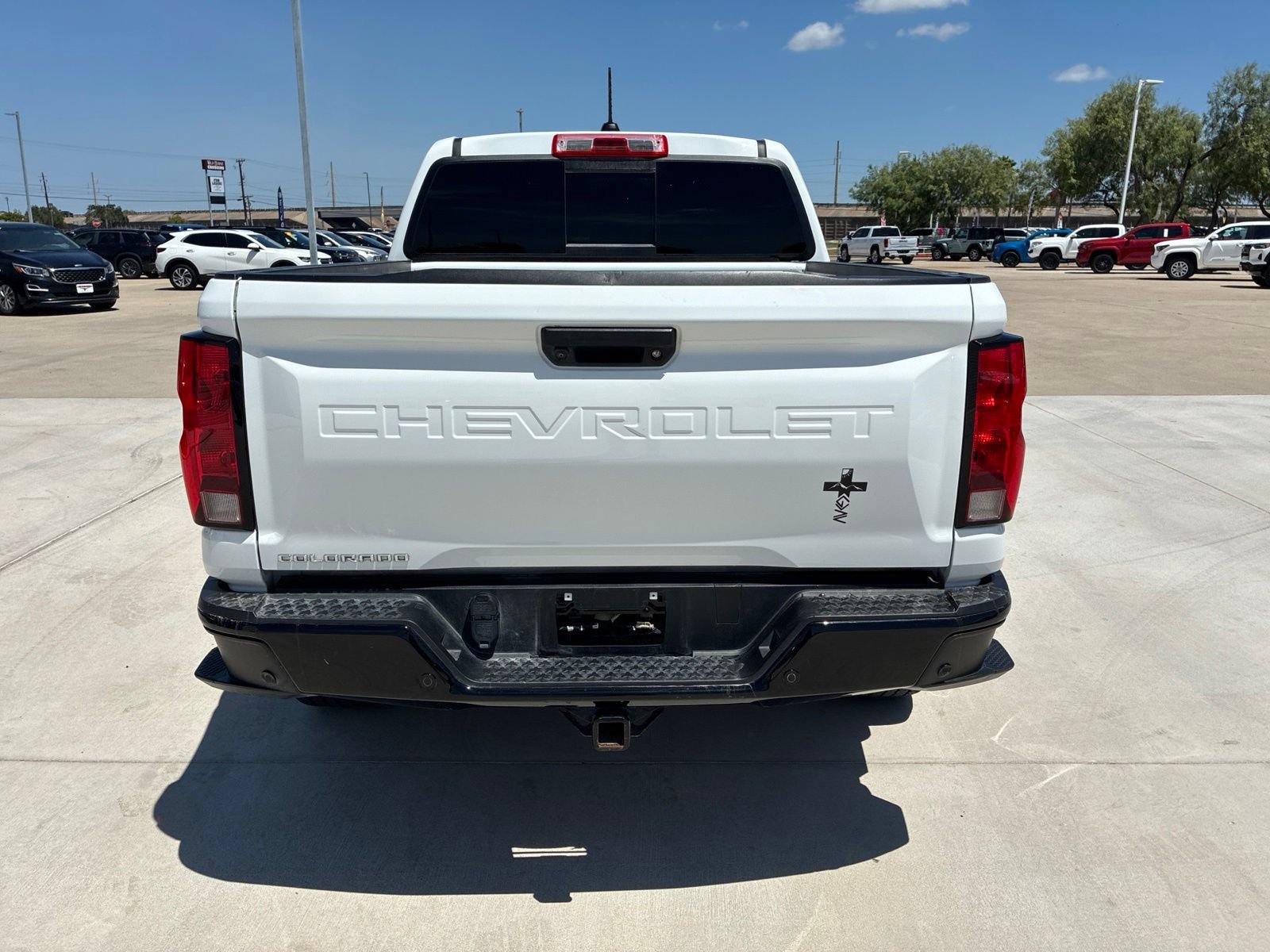 Used 2024 Chevrolet Colorado Trail Boss w/ Advanced Trailering Package AWD/4WD image 4