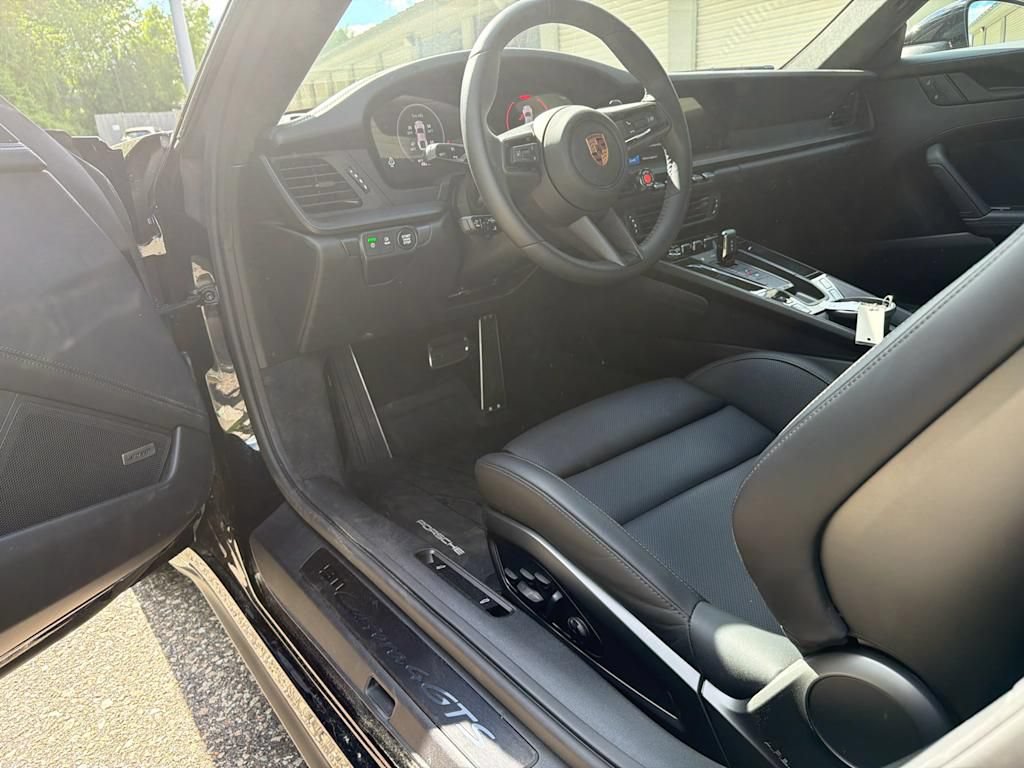 Certified 2026 Porsche 911 Carrera GTS RWD image 9