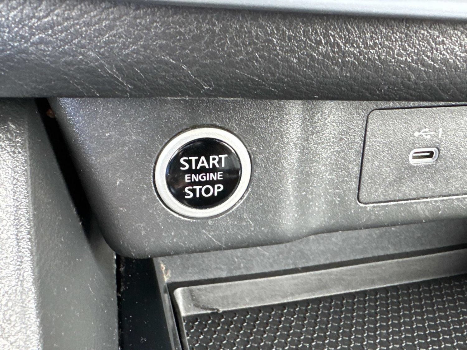 Used 2023 Nissan Rogue SV w/ SV Premium B Package FWD image 40