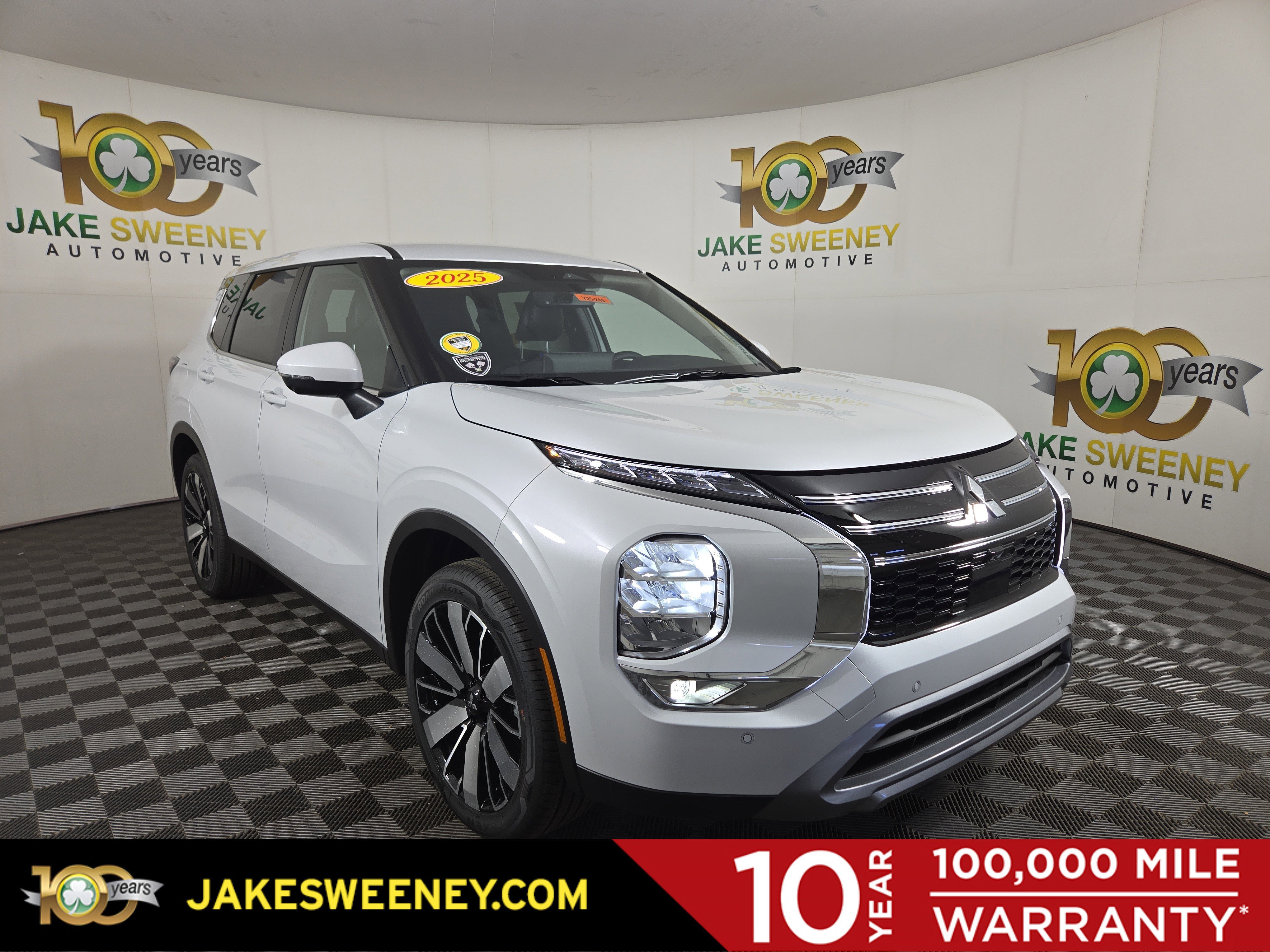 New 2025 Mitsubishi Outlander SE