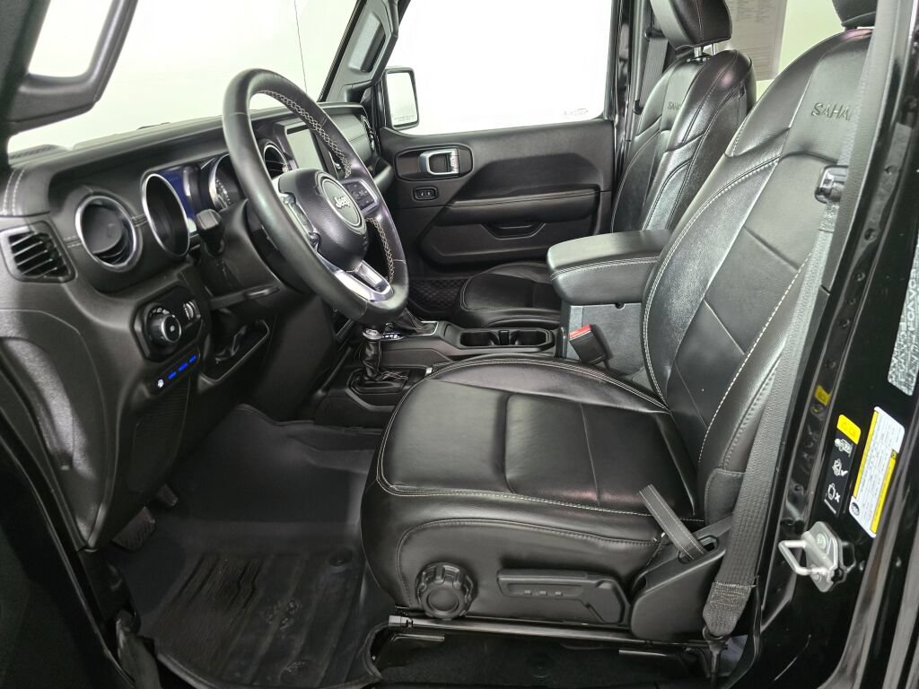 Used 2023 Jeep Wrangler Unlimited Sahara w/ Cold Weather Group AWD/4WD image 18