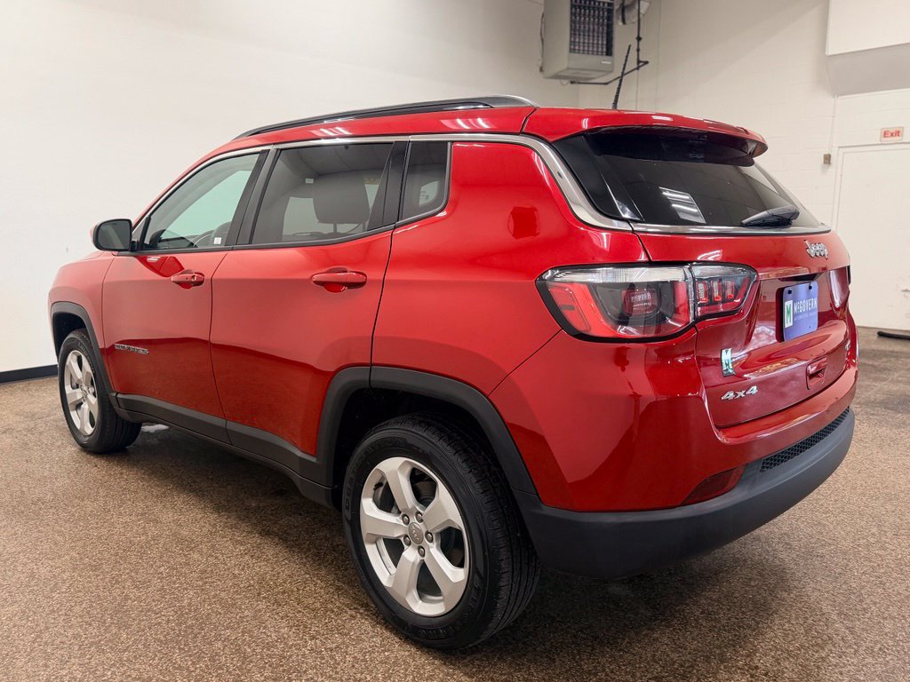 Used 2018 Jeep Compass Latitude w/ Popular Equipment Group AWD/4WD image 3