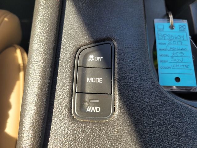 Used 2017 Cadillac XT5 Platinum w/ Driver Assist Package image 26