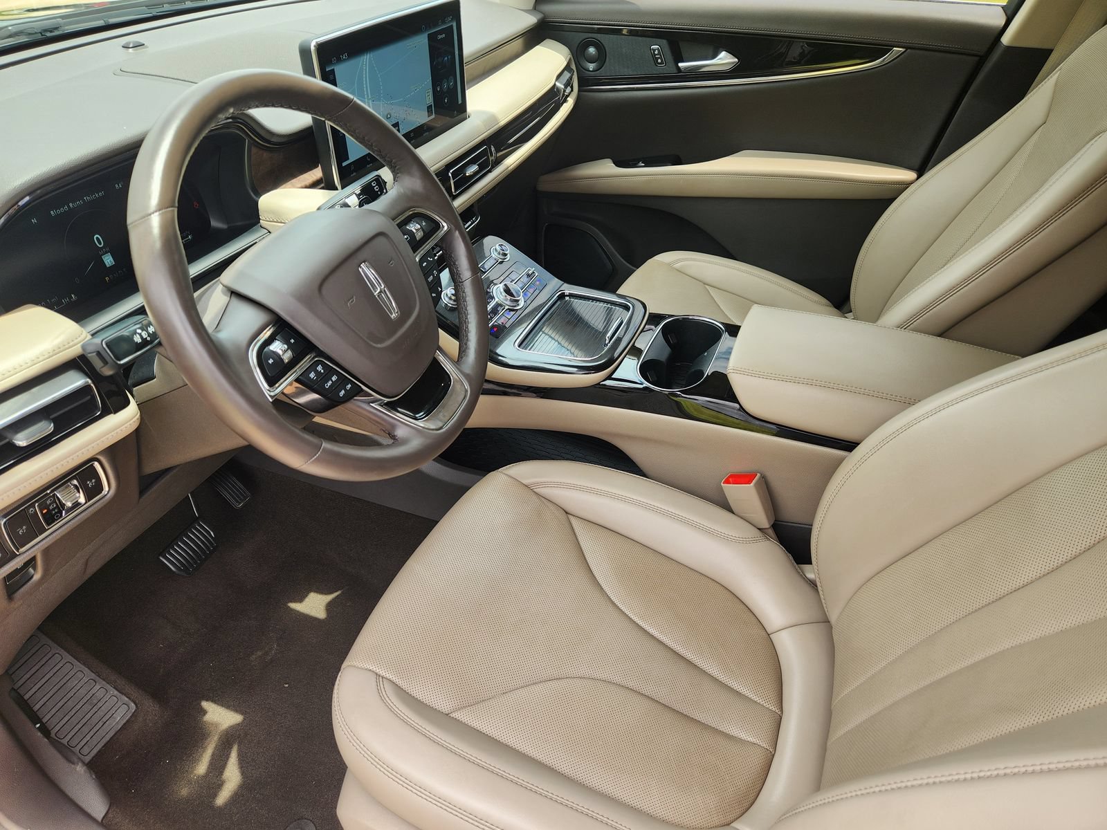 Used 2023 Lincoln Nautilus Reserve w/ Luxury Package AWD/4WD image 16