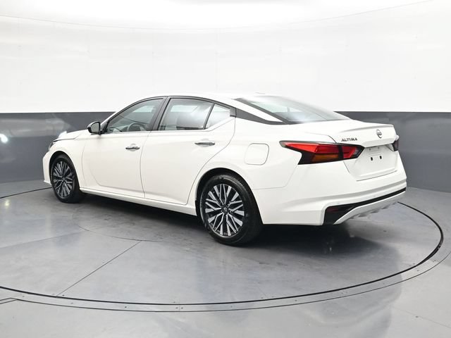 Used 2025 Nissan Altima 2.5 SV FWD image 6