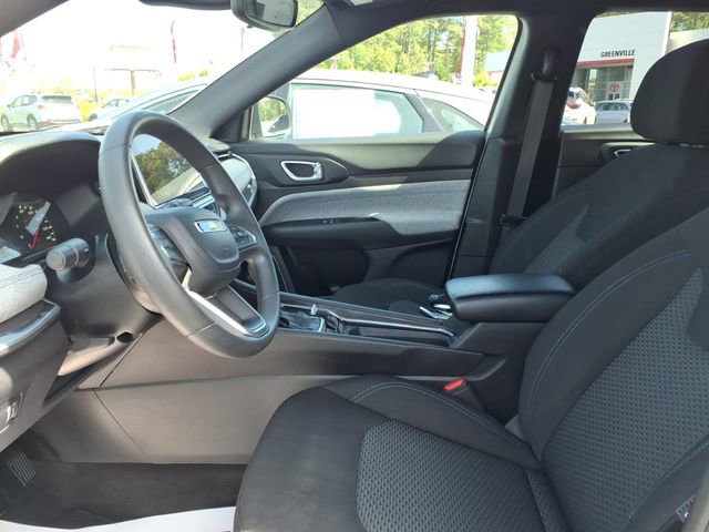 Used 2023 Jeep Compass Sport image 5