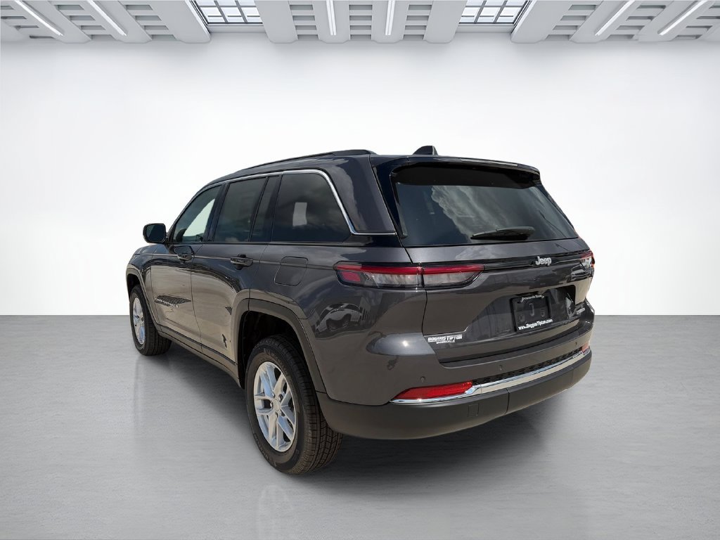 New 2026 Jeep Grand Cherokee Laredo RWD image 5