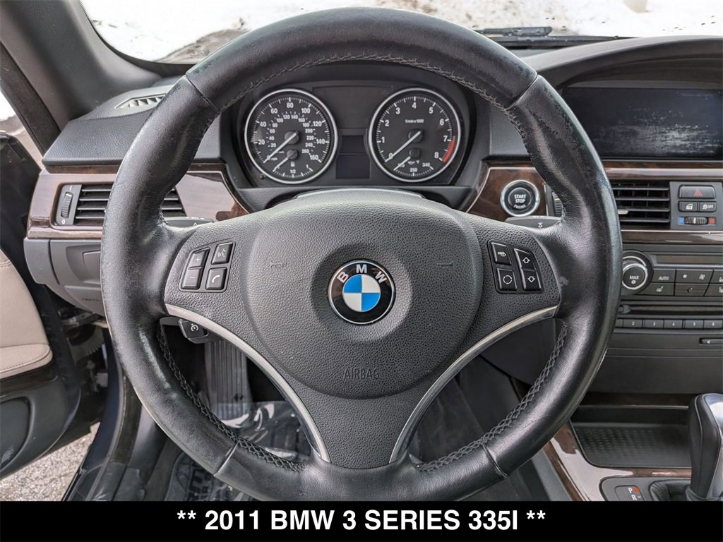 Used 2011 BMW 335i Convertible image 23