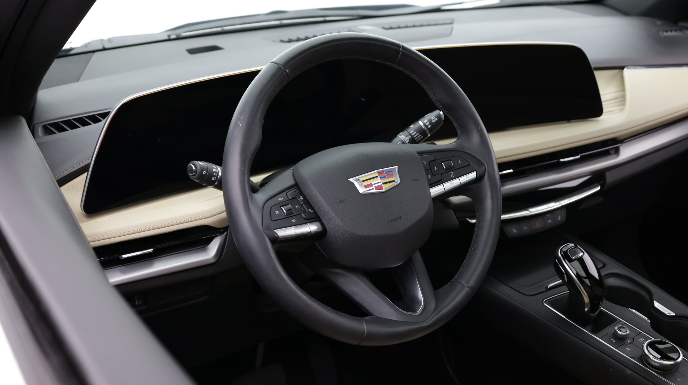 Used 2025 Cadillac XT4 Premium Luxury w/ Cold Weather Package FWD image 12