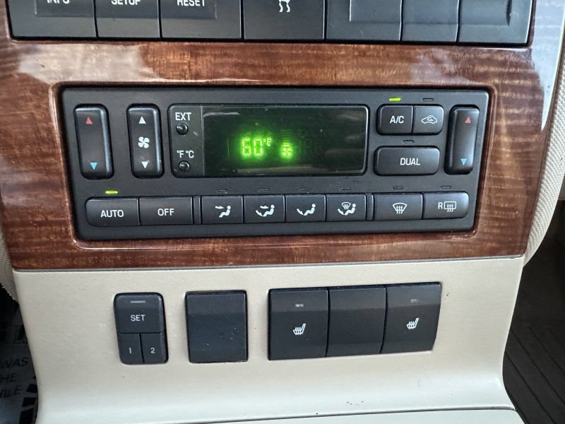 Used 2006 Ford Explorer Eddie Bauer RWD image 23