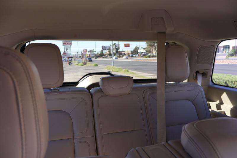 Used 2019 Lincoln Navigator Reserve image 26