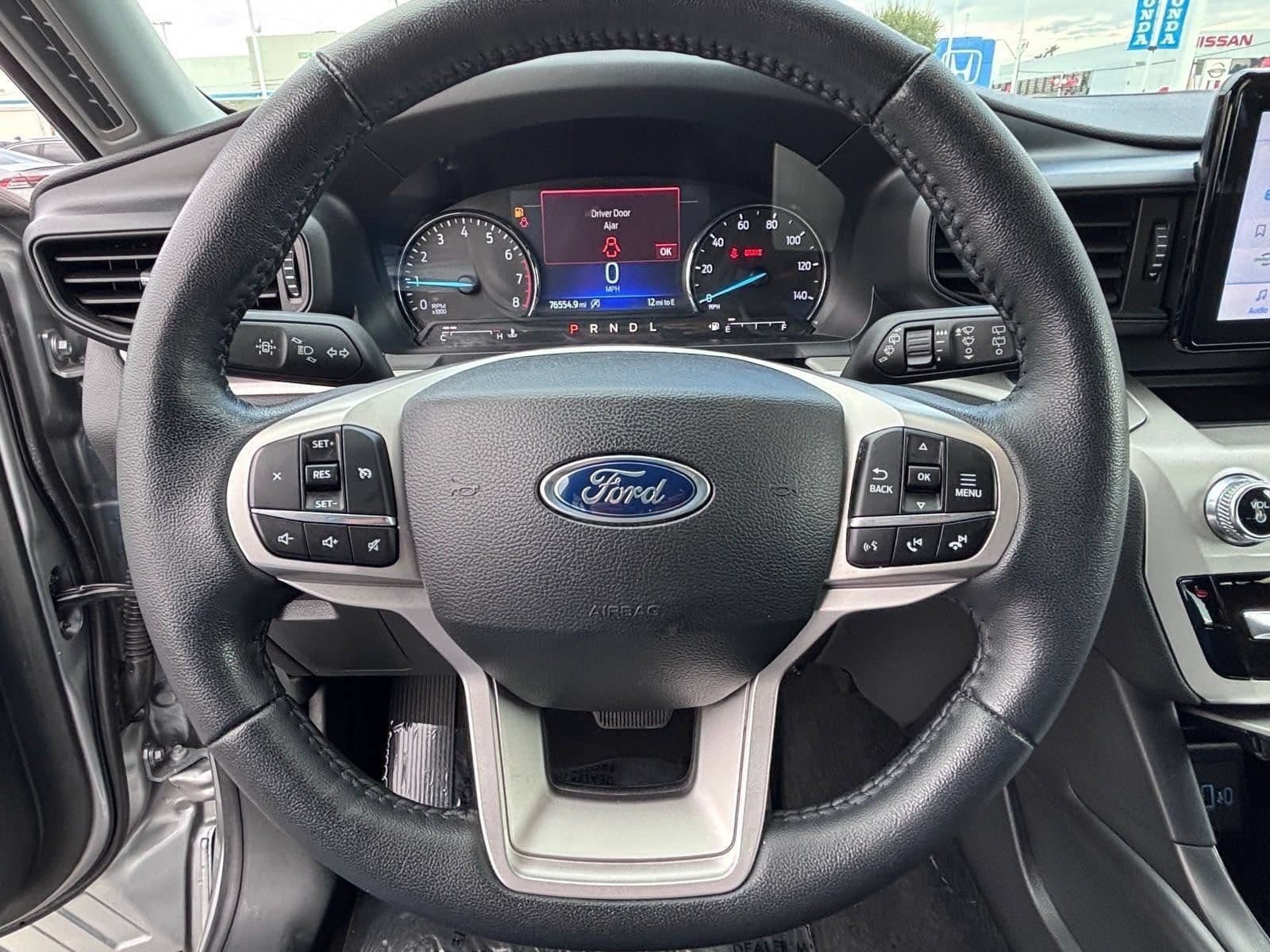 Used 2023 Ford Explorer XLT AWD/4WD image 24