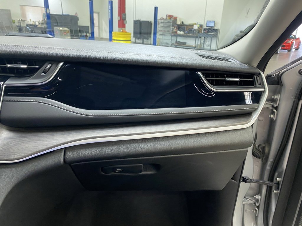 Used 2023 Jeep Grand Cherokee 4WD 4xe image 31